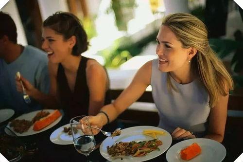 带你吃瓜学生吃饭视频