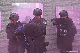 吃瓜群众路过被打视频,吃瓜群众目睹路人被打惊心动魄一幕