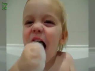 萌宝吃瓜搞笑视频在线观看,在线观看笑翻天