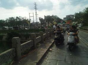 塘头路吃瓜群众事件视频,街头冲突瞬间引发全民热议