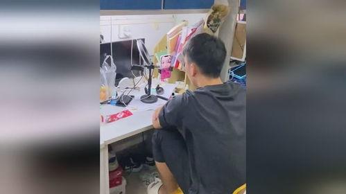吃瓜男生露脸视频,视频曝光引发网友热议