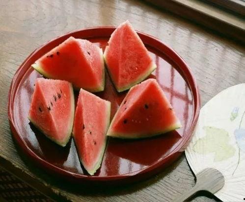 吃瓜怎么吃的,揭秘吃瓜的正确姿势与趣味