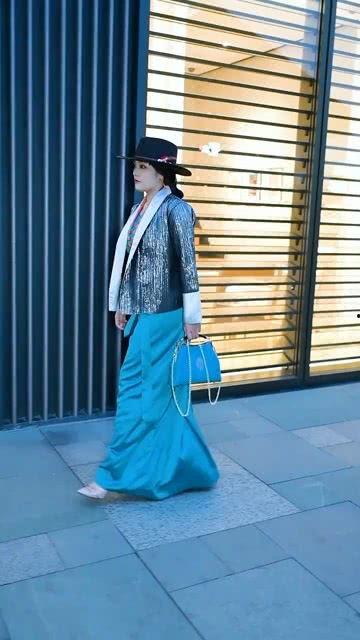 微胖小姐姐吃瓜,微胖小姐姐的甜蜜瓜果时光