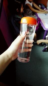 喝茶吃瓜聊天,茶香瓜甜话家常——午后闲谈时光