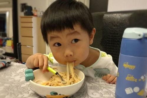 吃瓜的大外孙,揭秘吃瓜大外孙的趣味生活