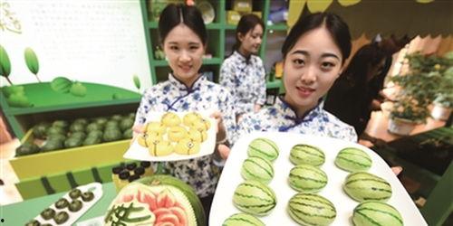 吃瓜群众看吃瓜大赛,吃瓜群众见证吃瓜大赛盛况