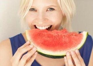 福建孕妇吃瓜,孕期饮食安全再引关注