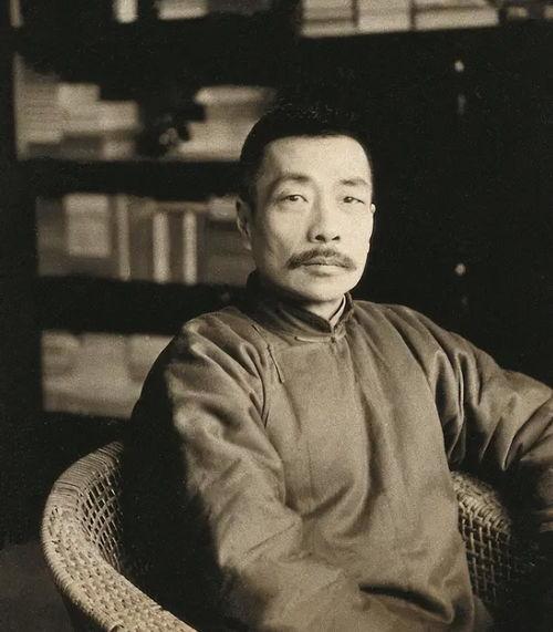 鲁迅批评人们吃瓜,反思社会现象的深刻剖析