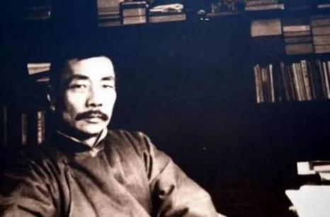 鲁迅批评人们吃瓜,反思社会现象的深刻剖析