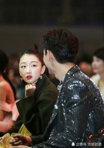 微博之夜现场吃瓜视频,吃瓜群众揭秘明星幕后趣事