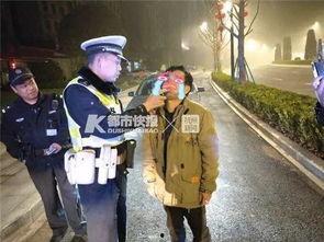 两名警察吃瓜比赛视频大全,欢乐瞬间，警营生活新风尚